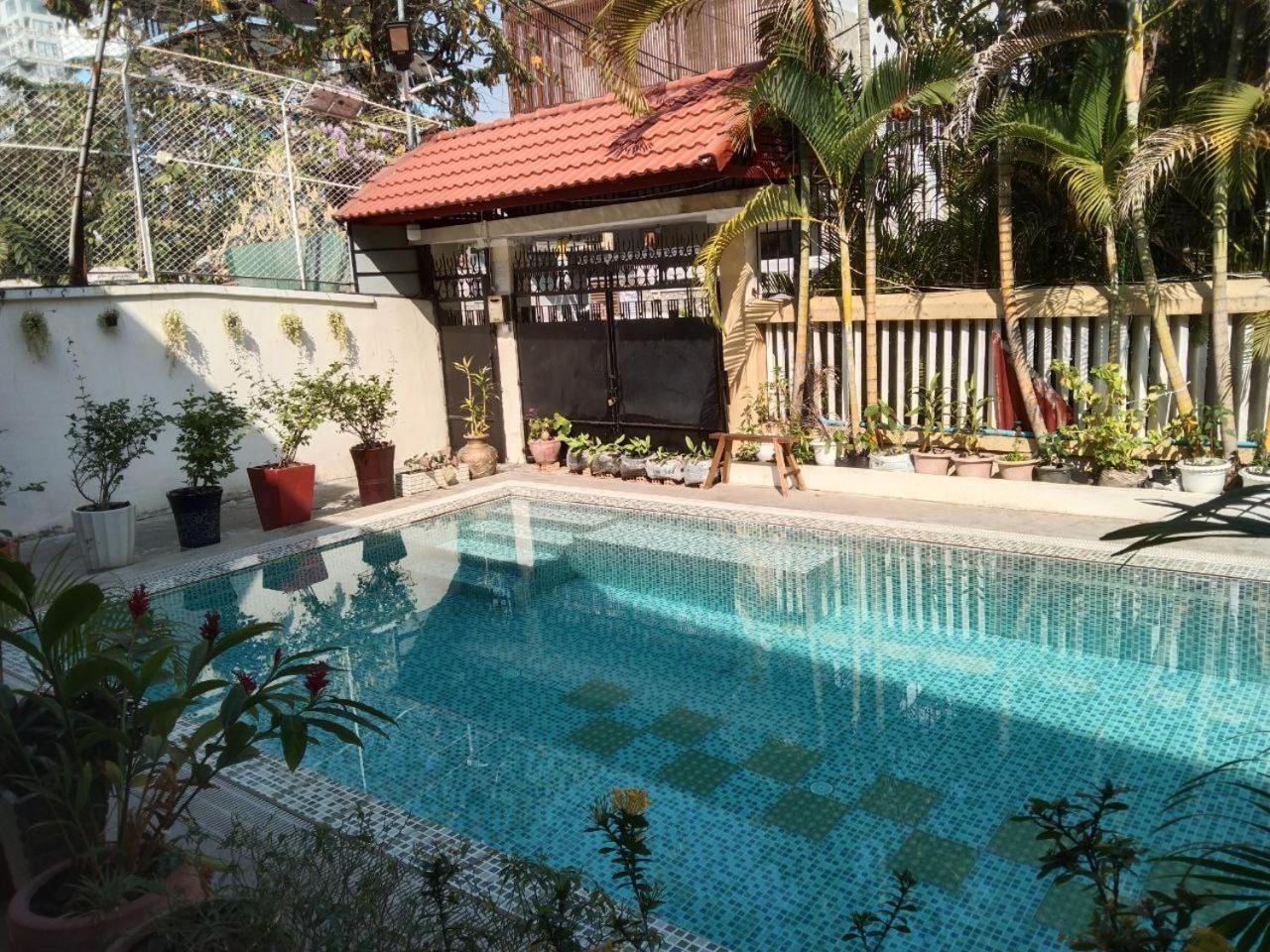 Room 12 - Studio In A Villa 5Mn Walk From The Royal Palace With Swimming Pool Phnom-Penh Buitenkant foto